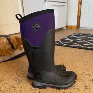 Arctic muck boots women’s size 7